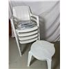 Image 1 : Jardin Plastic Patio Chairs & Side Table