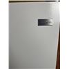Image 2 : Frigidaire Refrigerator