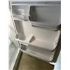 Image 3 : Frigidaire Refrigerator