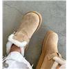 Image 1 : Women’s Tan Fleece-Lined Footwear With Buckle, Size 40