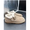 Image 2 : Women’s Tan Fleece-Lined Footwear With Buckle, Size 40
