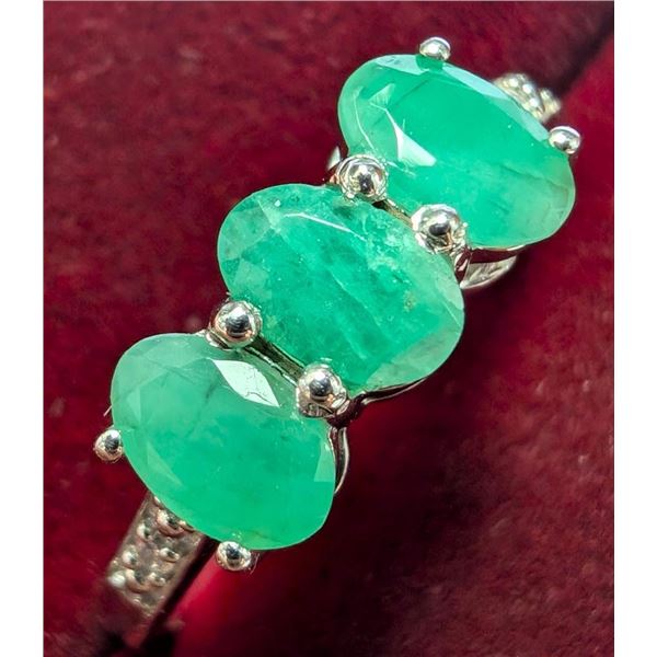 $200, SILVER(2.43g), EMERALD  (APP 1.5ct) RING, retail value $200