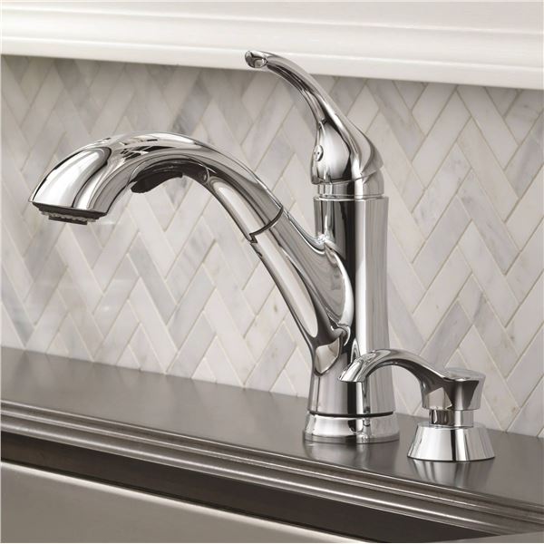 Peerless Kitchen Faucet with Pull-Out Sprayer, Chrome Finish, Model P18550LF
