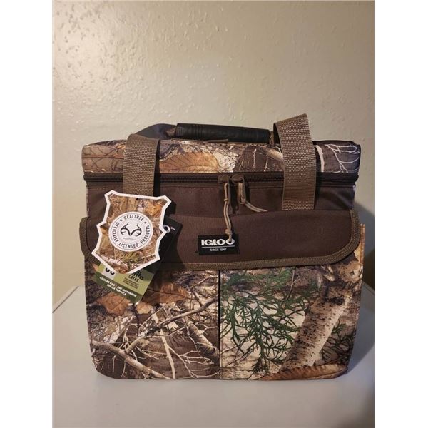 Igloo Realtree Soft Cooler with Camouflage Design
