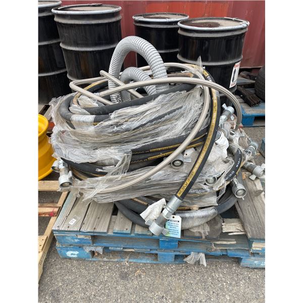 Pallet Lot of Assorted Hydraulic Hoses and Fittings Including Eaton Aeroquip GH493-20