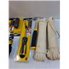 Image 2 : Tool Lot: Clamp, Paint Brush, Rope, Screwdriver, Misc