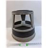 Image 1 : Kic-Step Brand Rolling Step Stool - 14.5" x 15" - CANNOT SHIP