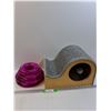 Image 1 : Cat House w/Toy - 16" x 10" x 11" - Preferred Pick-Up