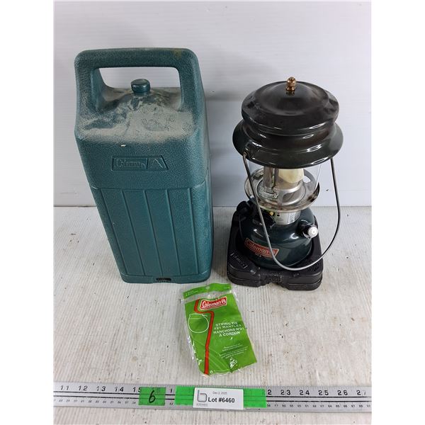 Coleman 286 Kerosene Lamp with Plastic Case & Mantles-11/95