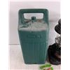 Image 2 : Coleman 286 Kerosene Lamp with Plastic Case & Mantles-11/95