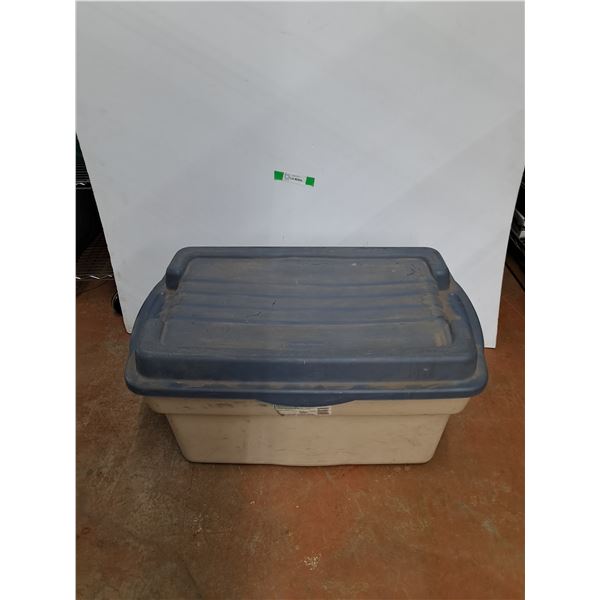 *Rubbermaid Plastic Storage Tote with Lid 29" x 18" x 16", Cannot Ship