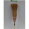 Image 2 : The Road Runner Broom 46", Cannot Ship