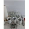 Image 3 : Crown Victoria Coffee Cups, Paper Towel Holder, Storage Jars, Knives, Cooking Thermometer - Tested
