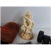 Image 4 : Tim Hortons Golf Club Socks, HDMI Cable, Ceramic Sculpture,Misc