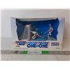 Image 1 : Freeze Frame Gretsky & Hasek Hockey Figurines, Appear NIB