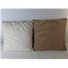 Image 2 : (2) Throw Pillows Up to 17"