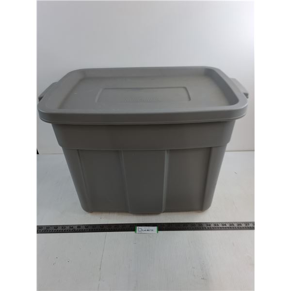Rubbermaid Roughneck Storage Bin w/Lid - 19x14x16" - Pickup Only