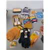 Image 3 : Glasses Case, Work Gloves-L, Scouring Pads, Misc. Cannot Ship