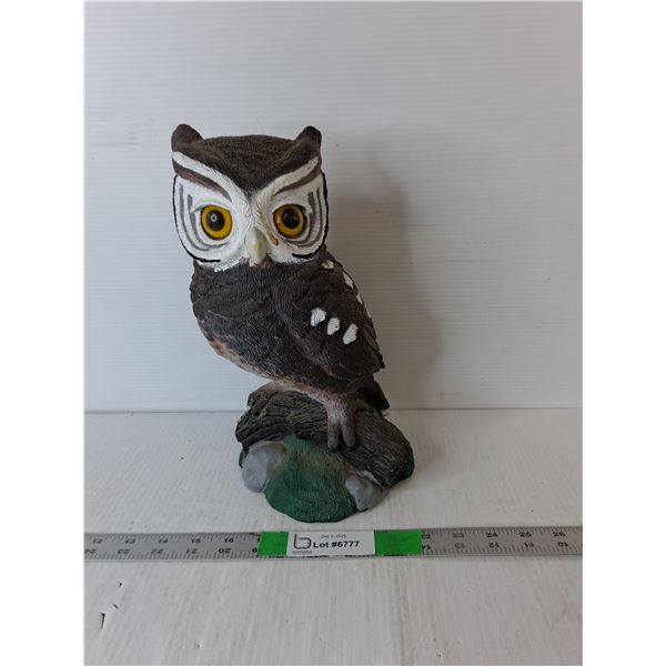 Weighted Plastic Owl Decoy 12"