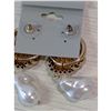 Image 3 : BAROQUE PEARL 2" LONG PIERCED EARRINGS