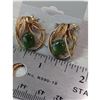 Image 2 : VINTAGE 1960'S JADE WIREWORK Clip-on Earrings