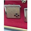 Image 2 : FOUR LEAF CLOVER  MOTIF CUFFLINKS & TIE CLIP