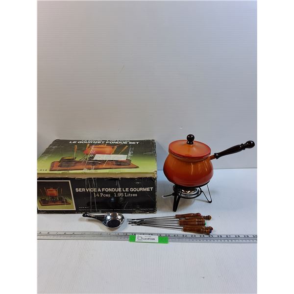 Vintage Fondue Set w/Box