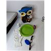 Image 3 : Roaster Pan, Light Up Owl 10.75"- Batteries Required, Window Scraper, Misc.