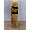 Image 2 : Avenger Thunderbolt Corn Curling Broom 47.5", Cannot Ship