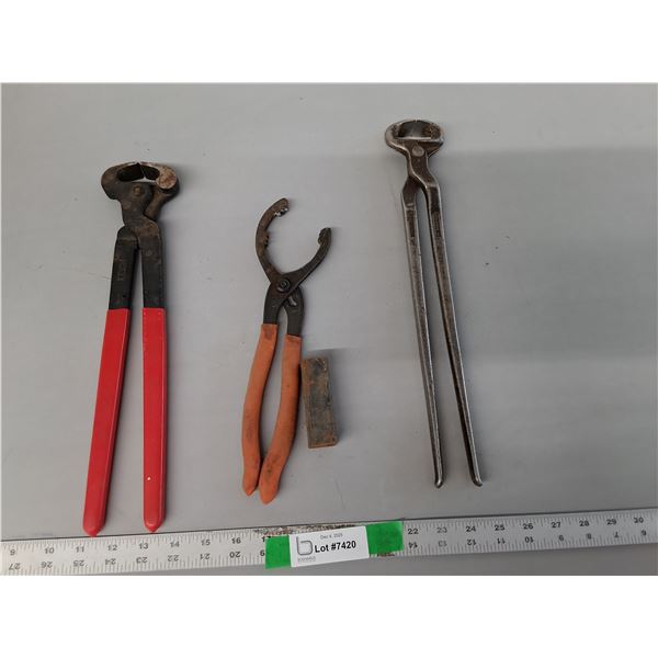 Oil Pliers & Hoof Nippers Up to 15"
