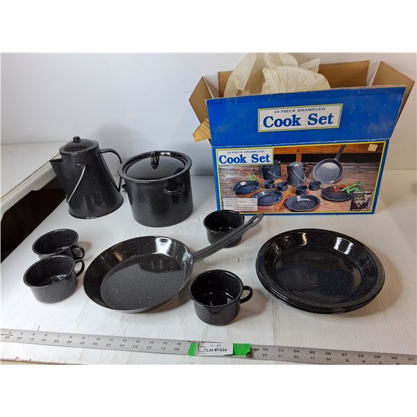 Enamel Cookware Set, Appears NIB