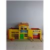 Image 2 : (2) Fisher Price Toy Buildings