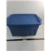 Image 1 : Rubbermaid Roughneck Storage Bin w/Lid - 20x14x12" - Pickup Preferred