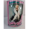 Image 3 : 1993 Collector's Series Marilyn Monroe Doll #4 NIB