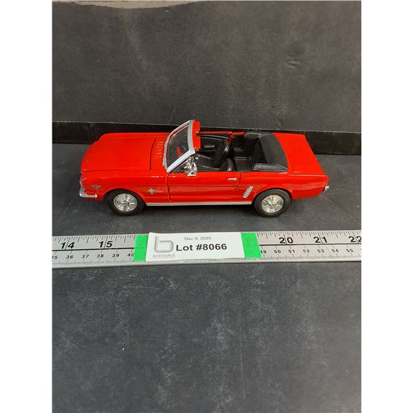 1:24 Die Cast 1964 Ford Mustang Convertible