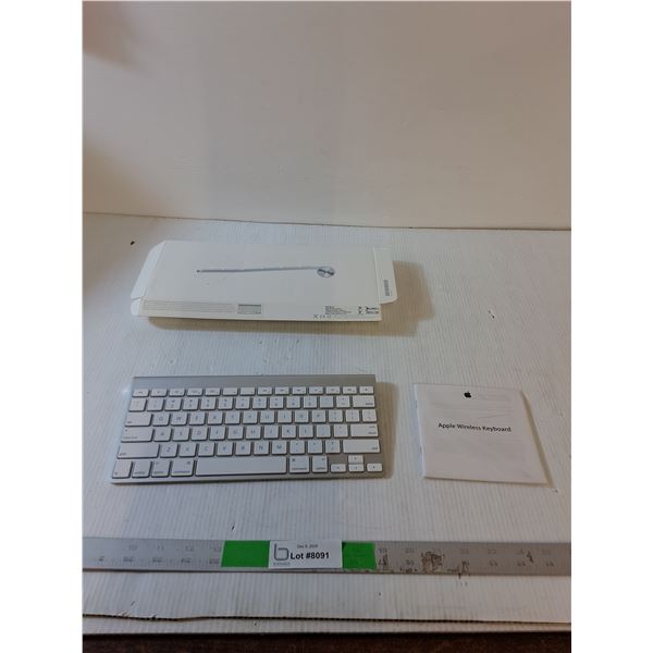 Wireless Apple Keyboard 11"