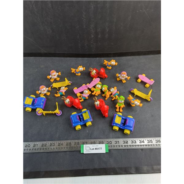 Assorted Garfield Figurines