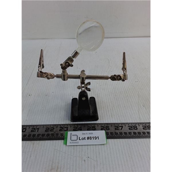 Radio Shack Helping Hand w/Magnifier