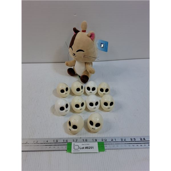 (10) Nightmare Before Christmas Plastic Heads & Wonyan Plushie