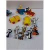 Image 3 : Looney Tunes Figurines & Vehicles Lot