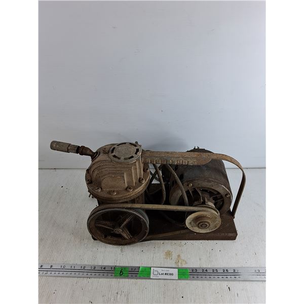 Vintage Air Compressor - Powers On, As Is, Cannot Ship