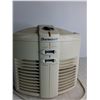Image 2 : Duracraft HEPA 130 Air Purifier (powers on)