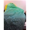 Image 5 : * Hockey Bag w/(4) Chlidrens Sleeping Bags - Ombre One Has Broken Zipper