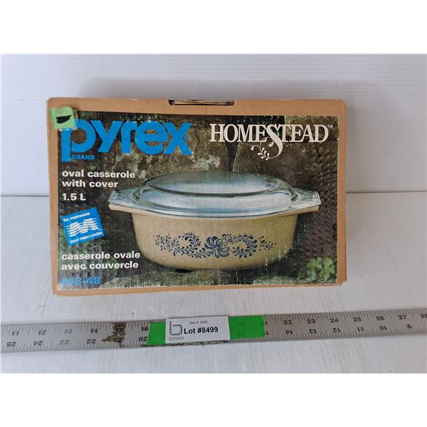 Pyrex Homestead Casserole Dish with Lid- Sealed