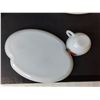 Image 3 : (4) Milk Glass Teacups & Plates