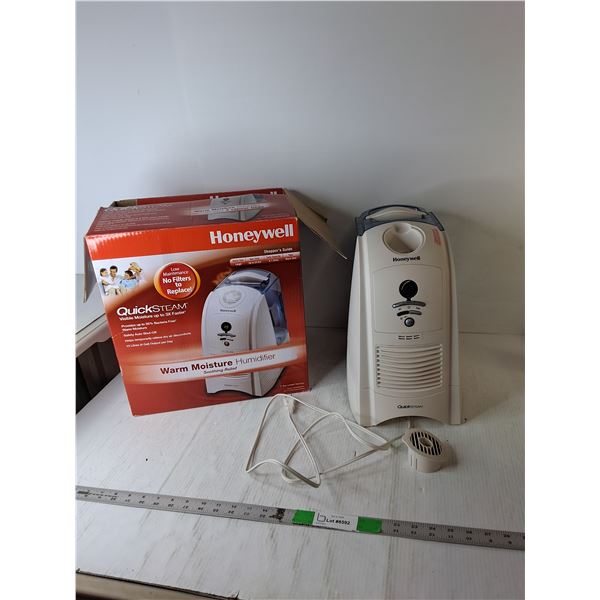 Honeywell QuickSteam Humidifier- Powers On/As Is, Requires Repair