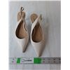 Image 1 : Pair of Women's Le Chateau Heels- 37