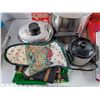 Image 4 : Cooking Pots with Lid, Assorted Books, Oven Mitten, Electric Cooker Pot - As Is