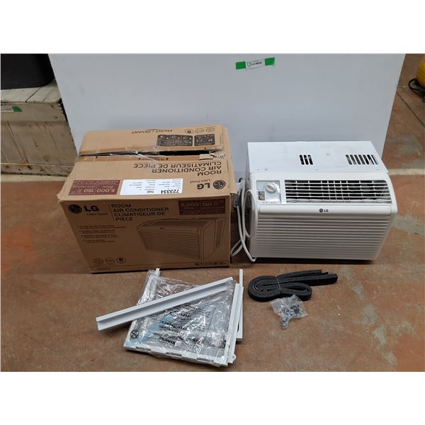 *LG Room Air Conditioner - Powers On, As Is, Cannot Ship