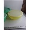 Image 4 : Tupperware 3 Piece Grater, Bowls with Lids, Laundry Basket 16" x 22" x 11", Cannot Ship